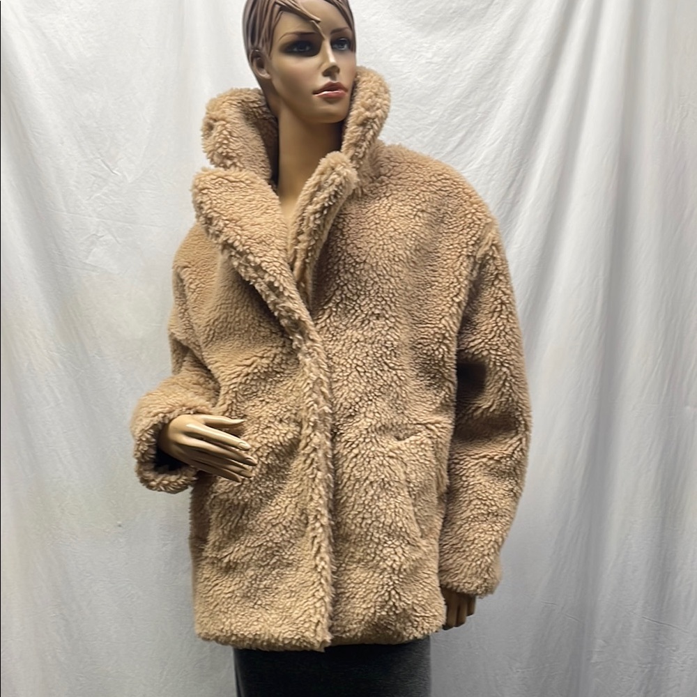 Vigoss Women's Tan Faux Fur Jacket NWOT - Picture 9 of 10
